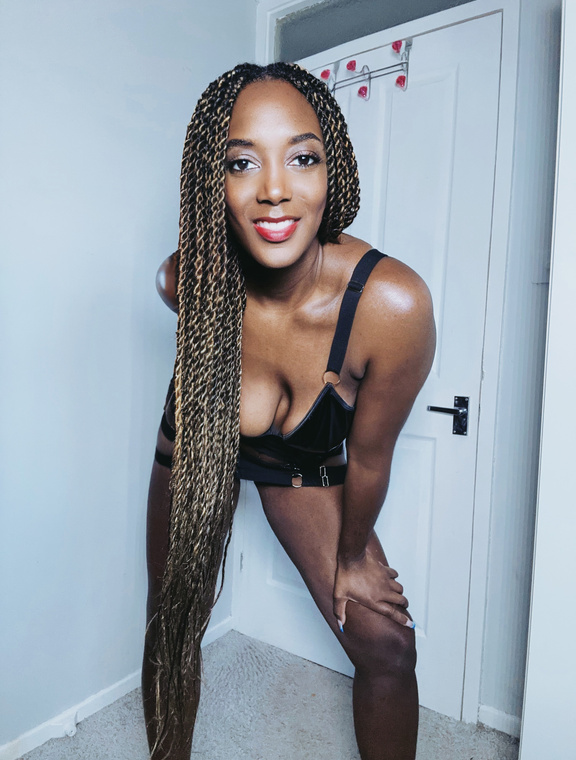 Mistress Lorraine Onlyfans pictures