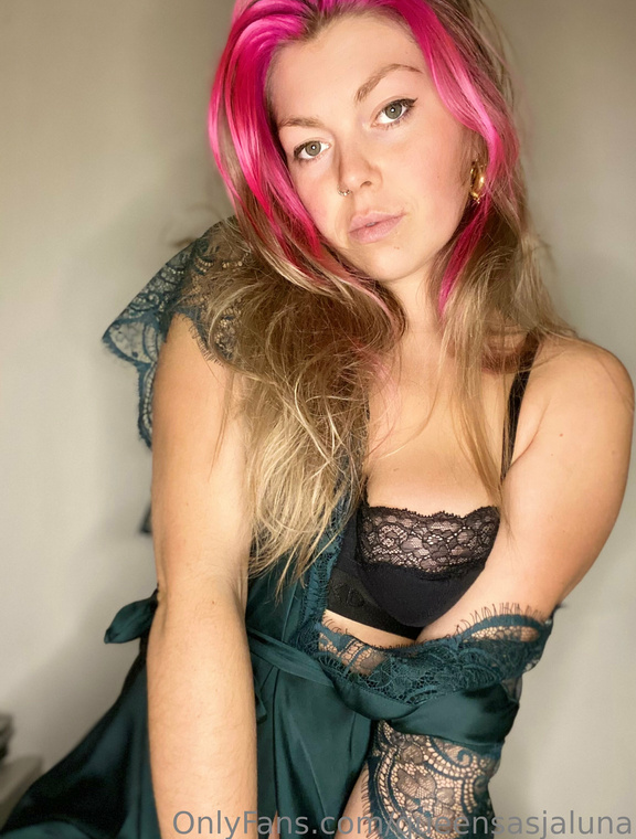 Equestrian Queen Sasja Luna  Onlyfans pictures